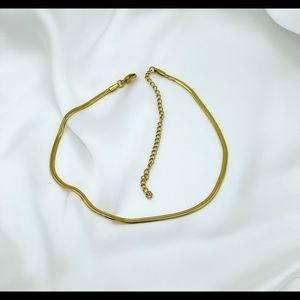 Stainless steel
length: 18” / 30cm + 10cm extender